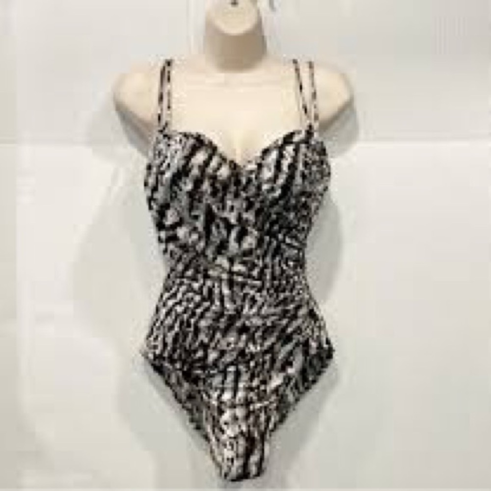 Magicsuit by Miraclesuit  Abstract Leopard Animal Print Swimsuit Sz 8